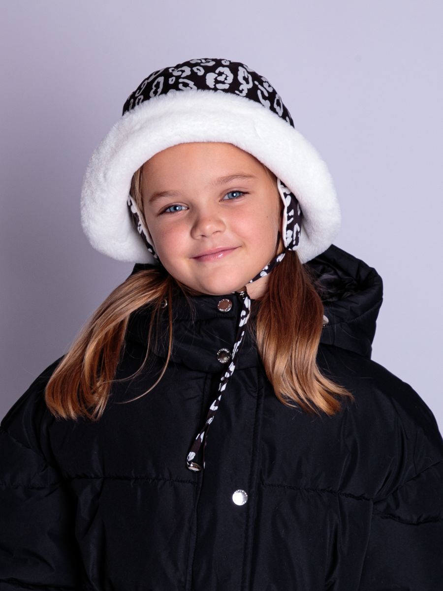 Кира шляпка с ушками плащевка леопард на утепл.п. черно-белый + экомех рекс белый р-р 52-53