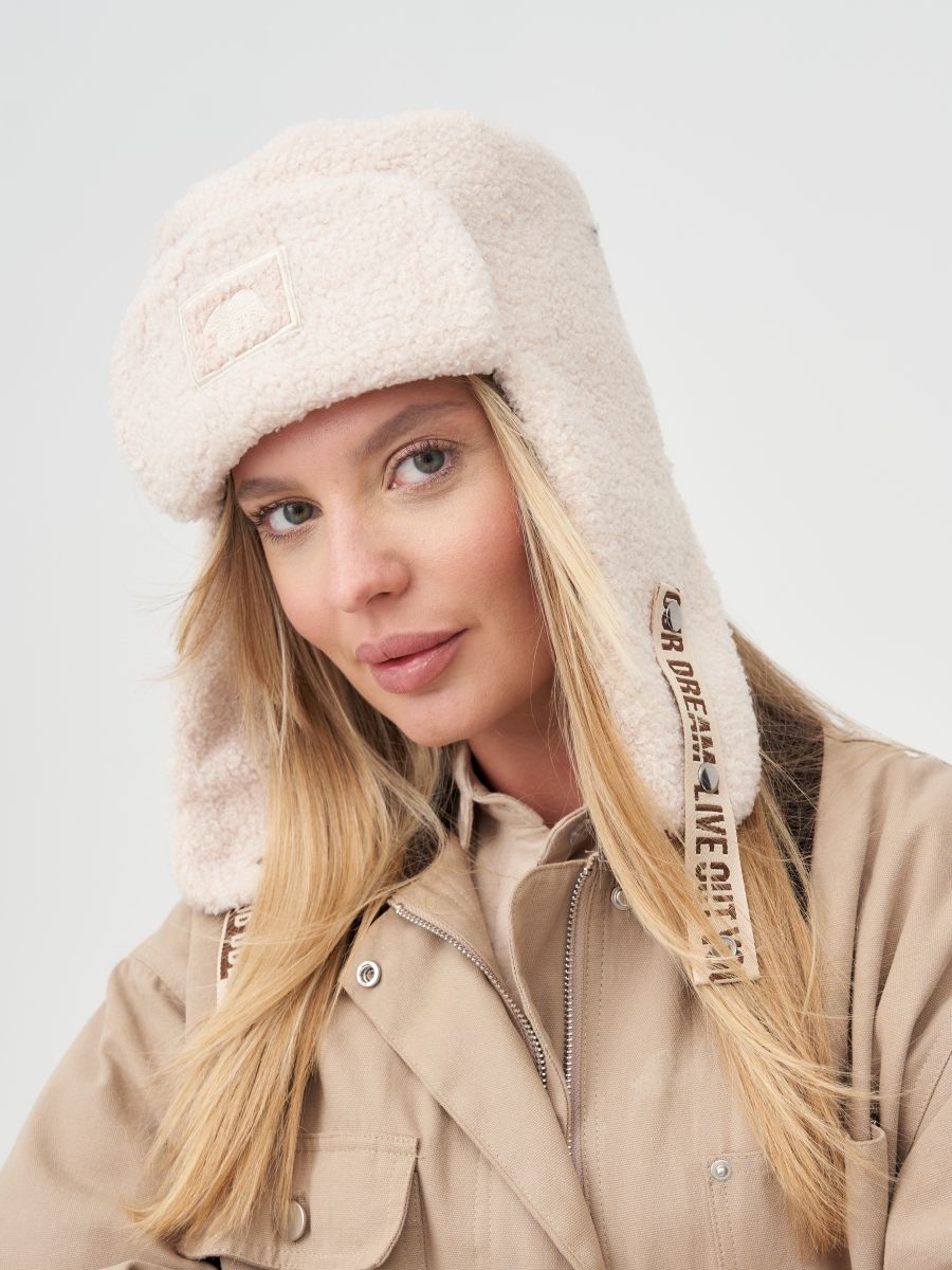 Руна медведь шеврон ушанка экомех тедди белый р-р 58-59