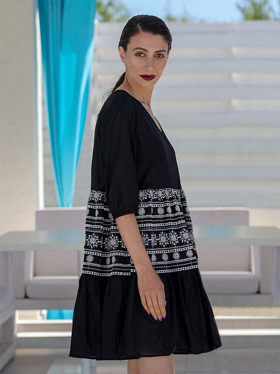 Гербера Орнамент №1 туника батист черный + батист шитье орнамент черно - белый р-р L