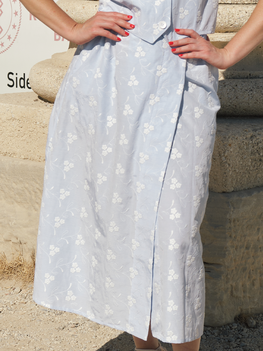 Маргарет юбка с запахом хлопок Цветы вышивка голубой р-р M