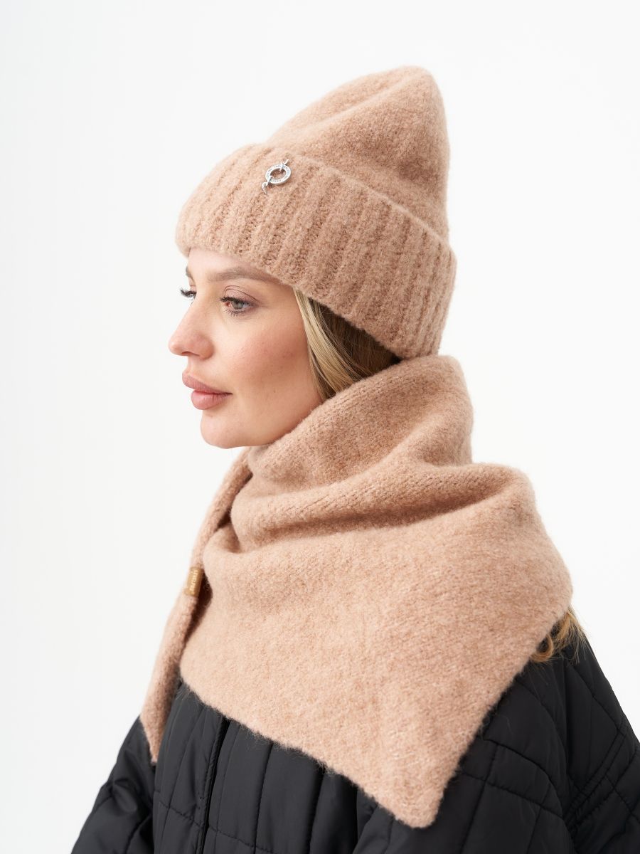 Вико шапка + Пати косынка комплект вязка букле пудровый