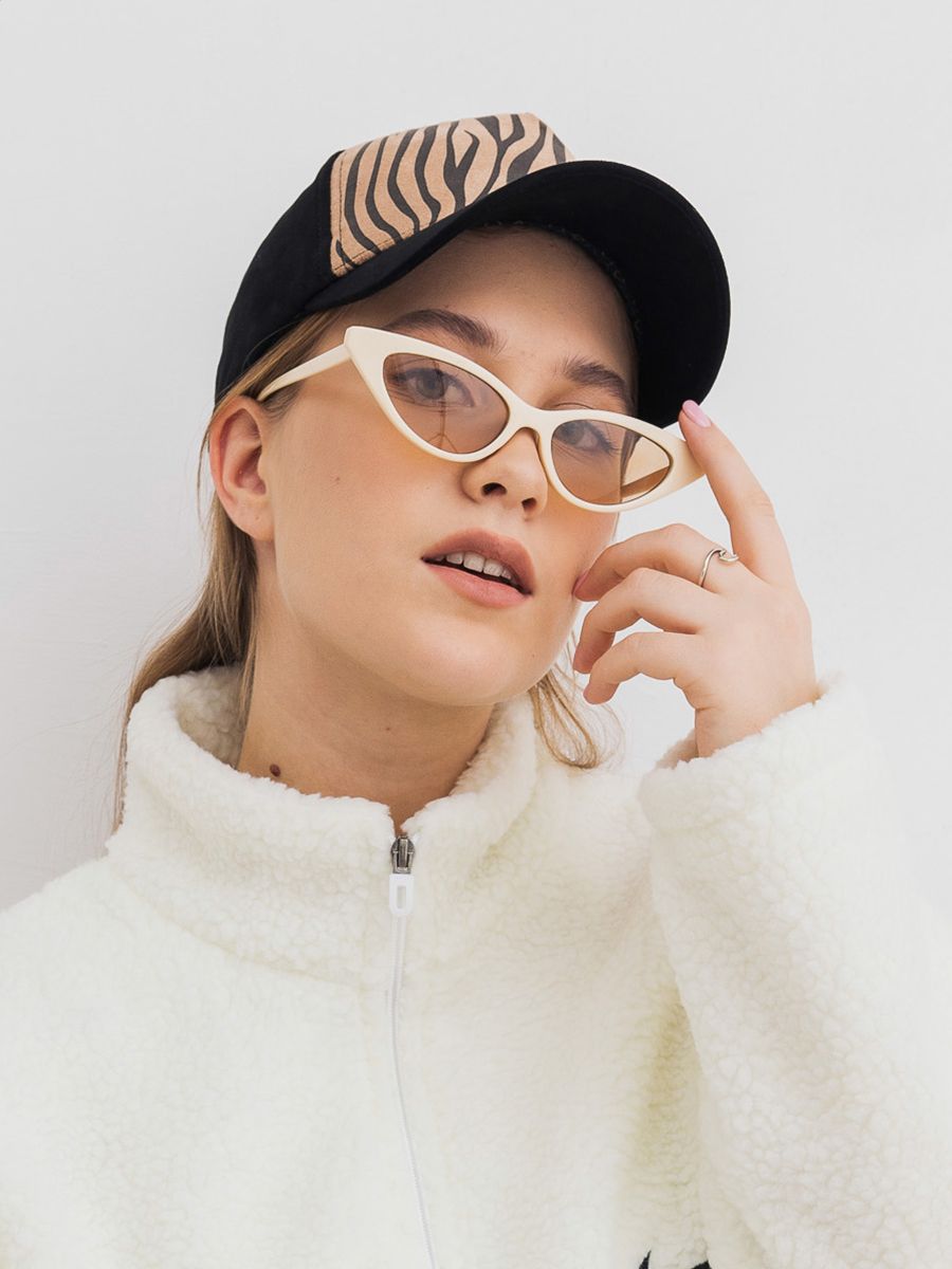 Бейсболка 005/у (вышивка) экозамша черный + трикотаж зебра бежево-коричневый